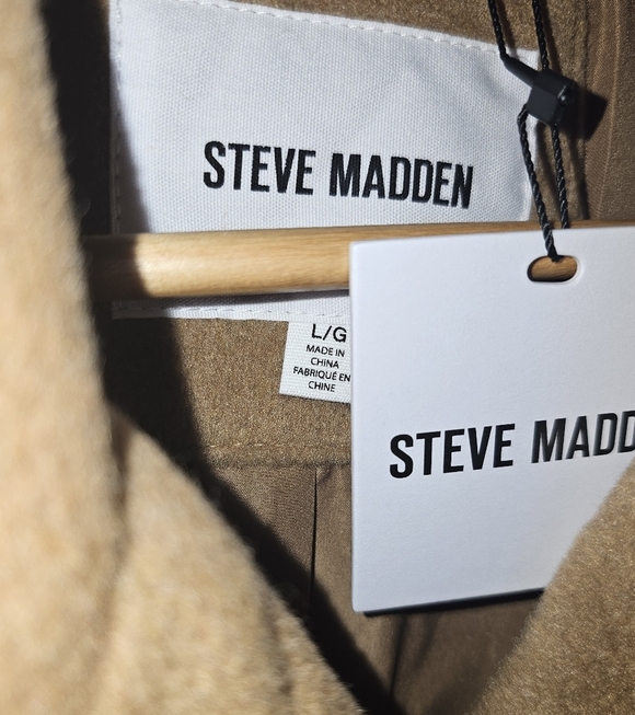 Cropped Wool Coat. - Picture 5 of 8